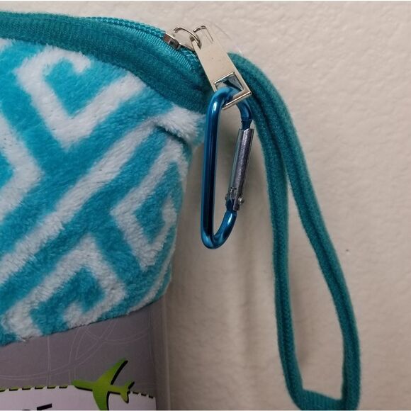 SILVER One Travel Blanket And Pillow Set Teal White Geometric Pattern NWT - Picture 3 of 6